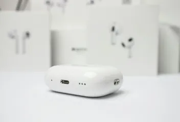 How to identify the AirPods charging case
