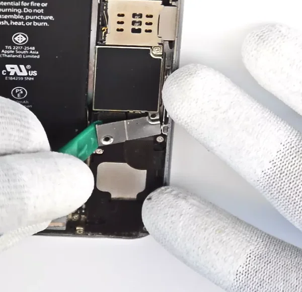 Disconnecting the metal battery connector bracket