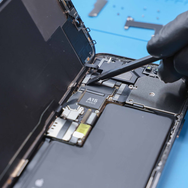 Disconnecting the front sensor connector