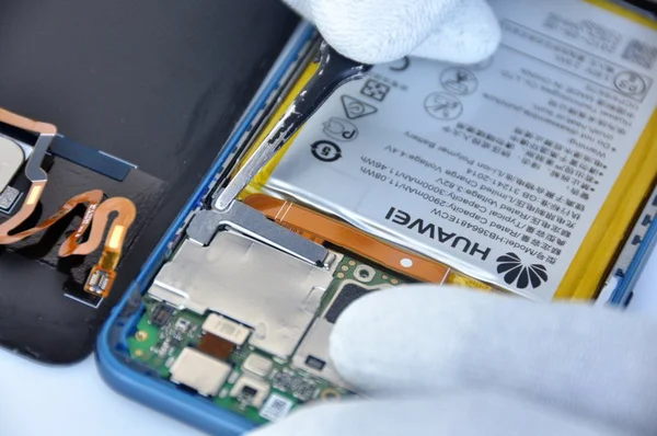 Disconnecting battery