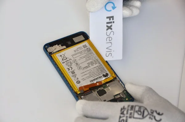 Replacing battery