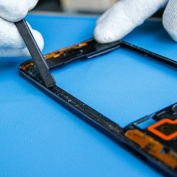 Removing the Old Adhesive from the Midframe