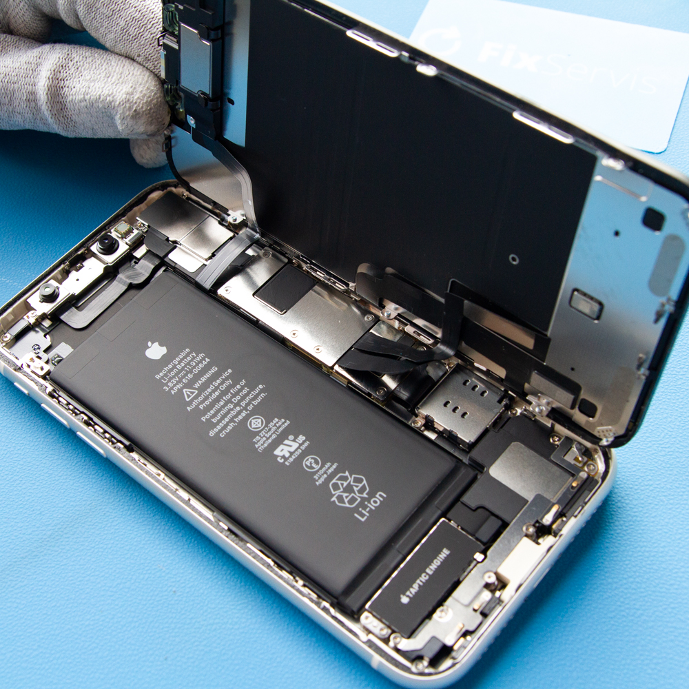 Replacing LCD display on the iPhone 11