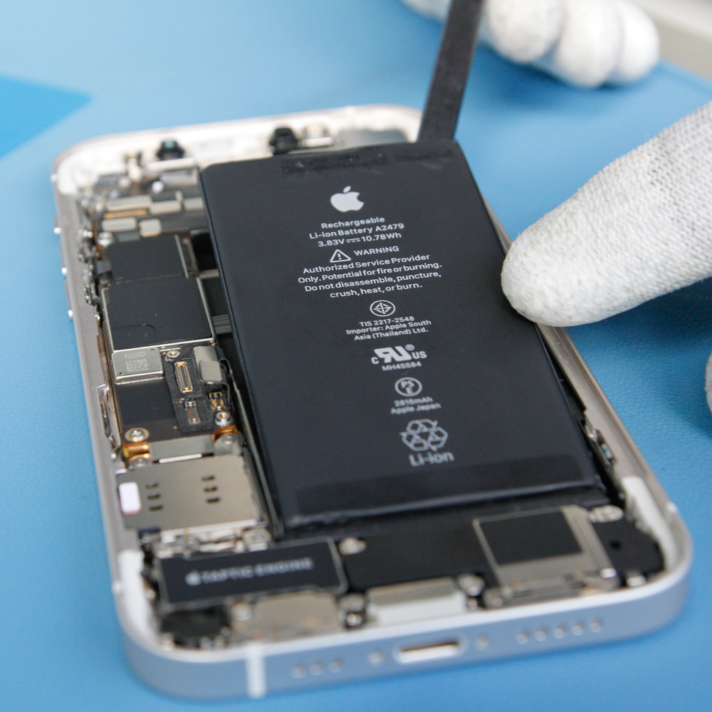 Battery replacement of iPhone 12