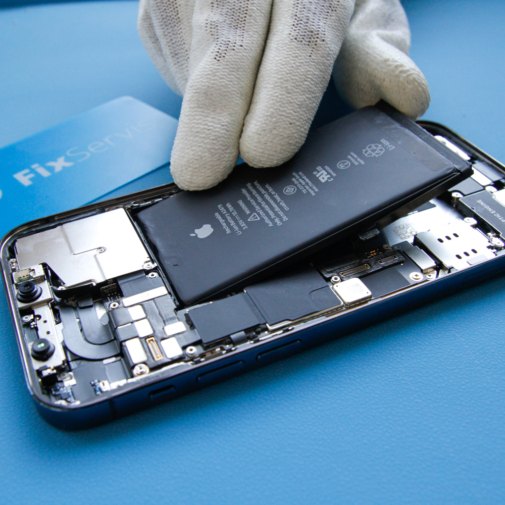 Battery replacement of iPhone 12 Pro