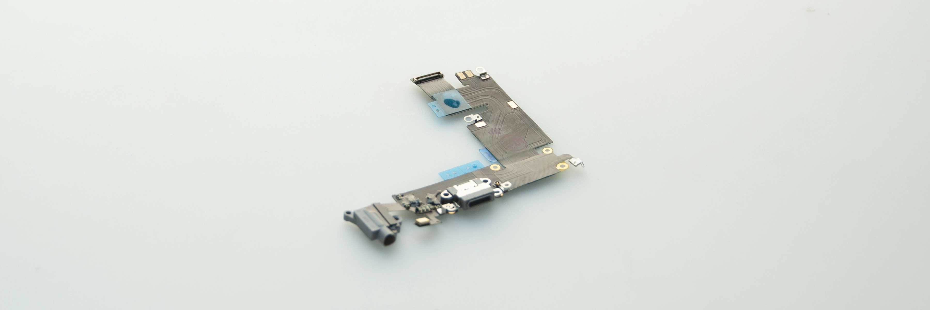 IPhone 6S lightning connector assembly replacement.