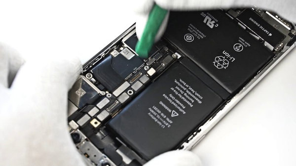 Removing battery 1