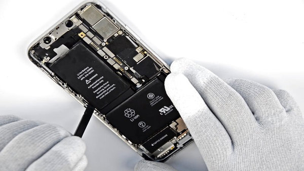 Removing the battery