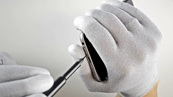 Removing Pentalobe screws