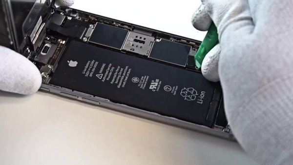 Disconnecting battery connector