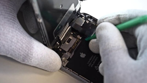 Disconnecting the front-facing camera connector