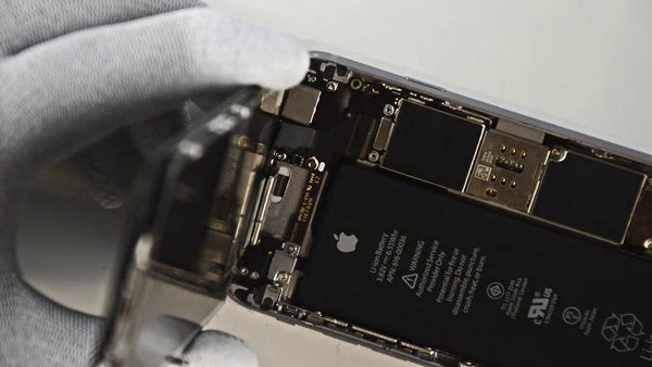 Removing the LCD assembly cable bracket