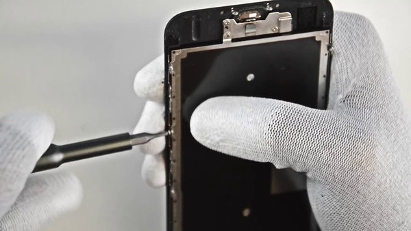 Disassembling LCD cover